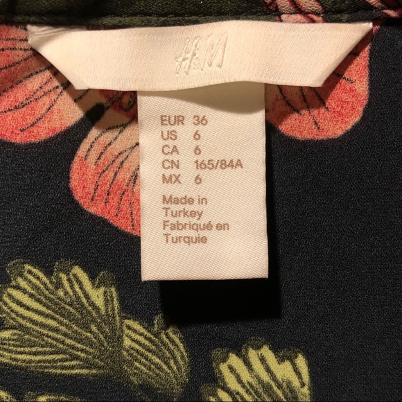 H&M—WOMEN’S TROPICAL/FLORAL PRINT—MANDARIN COLLAR, TUNIC w/ BEAUTIFUL DETAILS!! - Picture 3 of 6